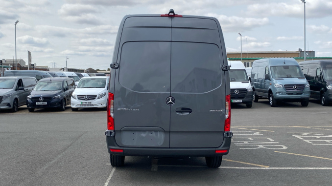 Mercedes-Benz Sprinter 315Cdi L2 Diesel Rwd 3.5t H2 Pro Van 9G-Tronic - Image 10